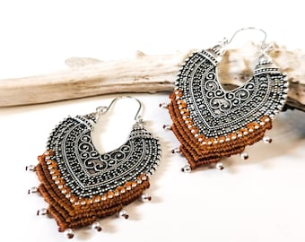 Pair of brass and macrame earrings - oriental - Defilenvadrouille - plugs - spacers - Alternative jewelry - Camel - silver