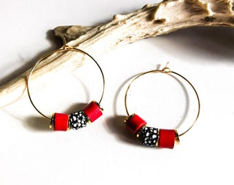 Earrings - Little TIKI Hoops - Leather and Gold Brass Beads - Red - Black and Cracked White - Heishi - Defilenvadrouille