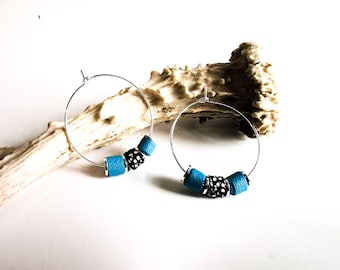 Earrings - Small TIKI Hoops - Leather and Silver-Plated Brass Beads - Turquoise Blue - Black and White - Heishi - Defilenvadrouille