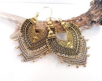 Pair of brass and macramé earrings - oriental - Defilenvadrouille - plugs - spreaders - Ethnic jewelry - vanilla beige - gold