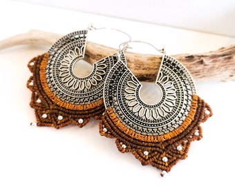 Brass and macramé earrings - mandala - Defilenvadrouille - plugs - spreaders - Alternative jewelry - camel brown - Silver