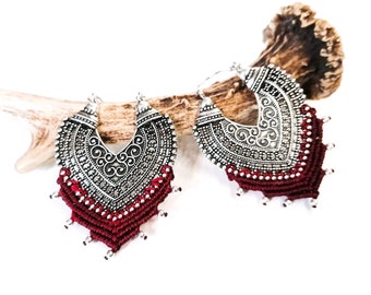 Pair of brass and macramé earrings - oriental - Defilenvadrouille - plug - spreaders - Alternative jewelry - red burgundy - silver