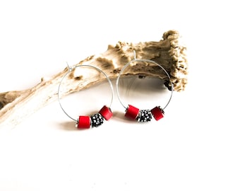 Earrings - Small TIKI Hoops - Leather and Silver-Plated Brass Beads - Red - Black and White - Heishi - Defilenvadrouille
