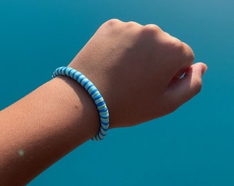 ocean blue bracelet with multiple shades of blue