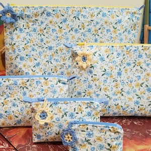 Zipper pouch, 3 sizes, blue and yellow rose