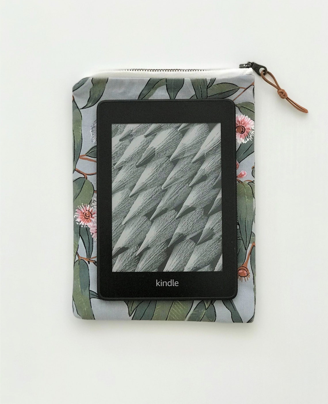 Kindle sleeve in trendy fabric Australian animals Book
