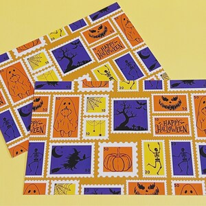 Carte postale sur le thème du timbre d’Halloween | Carte postale physique faite à la main | Carte de vœux | Effrayant | Joyeux Halloween | Fantômes | Crânes | Citrouille