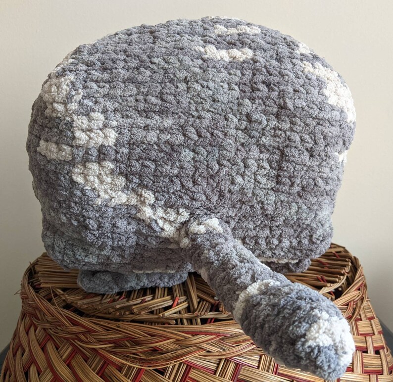 Giant amigurumi cat cube