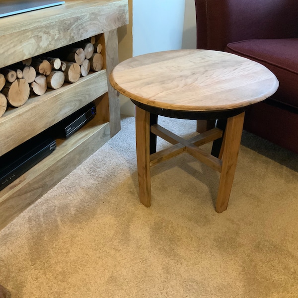 Whisky barrel lid round table. Whiskey barrel lid, hoops and staves, solid oak. Home decor.