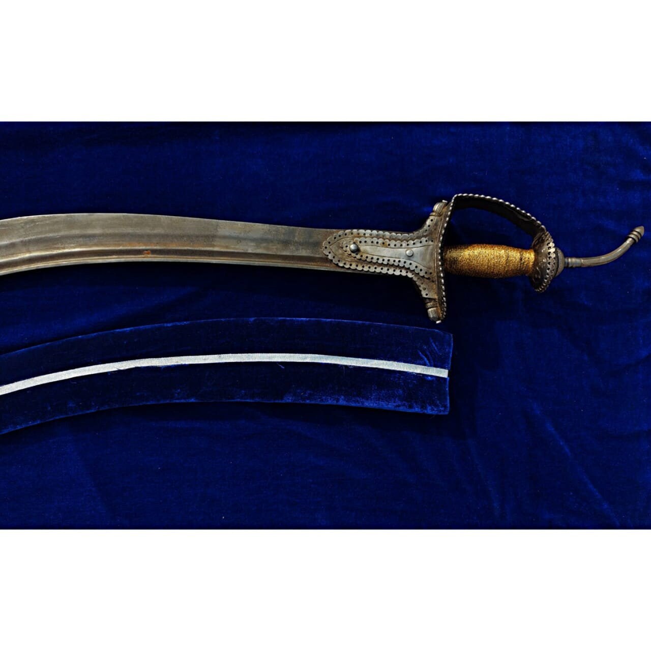 Islamic Mughal Rare Collectible Sword Hilt with lion face Guard Old