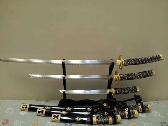 SET KATANA triplo GIAPPONESE 3 spade samurai con fodero lame in acciaio ad  alto tenore di carbonio-Supporto gratuito-spedizione gratuita-regalo per la  celebrazione del nuovo anno -  Italia