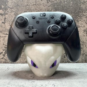 Video Game Controller Stand - Psychic Guy