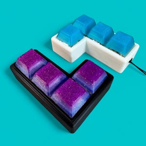 Custom L Shape 4 Key Mechanical Keyboard Clicker Keychain – Choose Keycap Color, Base Color & Switch Type – Fidget Toy – Stress Relief