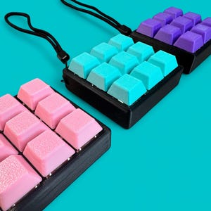Custom 9 Key Mechanical Keyboard Clicker Keychain – Choose Keycap Color, Base Color & Switch Type – Fidget Toy – Stress Relief