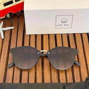 Sunglasses Pacific Way - Muai Coral Trendy Eyewear Infused with the Vibrant Colors of the Tropics, Perfect for a Fashionable Island Look