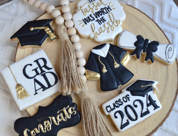 Graduation Cookies Gift Box: Class of 2024, Hand-iced Biscuits - Etsy Graduation Cookies Gift Box: Class of 2024, Hand-iced Biscuits - Etsy