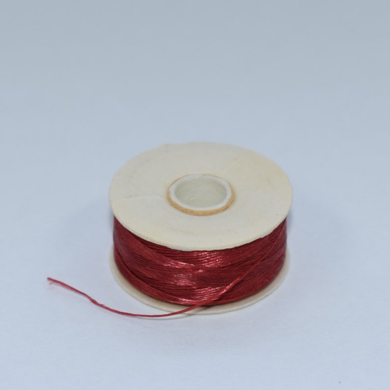 Beadalon Nymo Faden Nymo Thread, D, Durchmesser 0,30 mm, 59 Meter, Perlfaden in verschiedene Farben rot