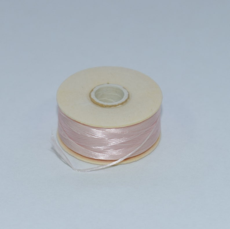 Beadalon Nymo Faden Nymo Thread, D, Durchmesser 0,30 mm, 59 Meter, Perlfaden in verschiedene Farben pink