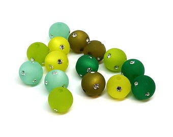 Strassperle Polaris Variante Grün - Kunststoffperle in verschiedenen Farben und Größen mit Swarovski Steinen