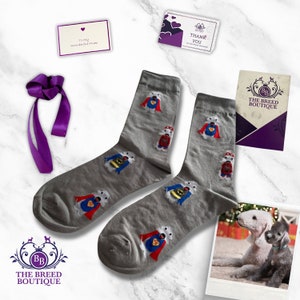 Bedlington Terrier Superhero Fun Socks Unissex Tamanho Único Ajuste Reino Unido 5 - 11, UE 38 - 46 e EUA 7,5 - 12 Presente Bedlington Terrier