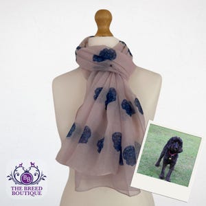Bufanda Cockapoo negra Wrap Cockapoo Shawl en rosa suave