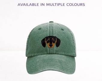 Gorra de béisbol unisex con bordado de perro salchicha en negro y canela, con caja de regalo