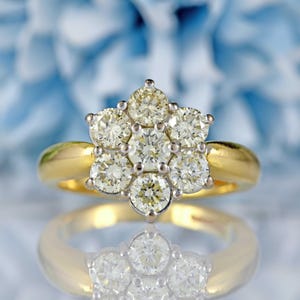 Vintage 18ct Yellow Gold Diamond Daisy Cluster Ring (1.23cts)