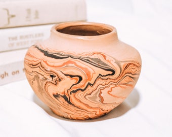 Vintage Handmade Nemadji Swirled Pottery Neutral Accent Vessel | Scandinavian Minimalist Boho Mid Century Eclectic Rustic Retro