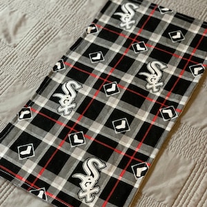 Chicago White Sox Baby Spucktuch, Minky Fleece und super kuscheliger Flanell, geschlechtsneutral Bild 1