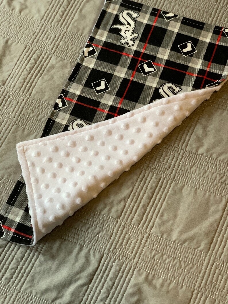Chicago White Sox Baby Spucktuch, Minky Fleece und super kuscheliger Flanell, geschlechtsneutral Bild 2
