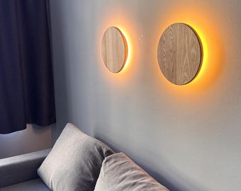 Naturholz Wandleuchte. Halo Design Wandbeleuchtung. Hölzerne Wand-Lampe