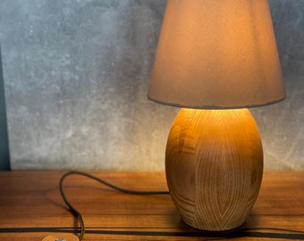 Esche Holz Schreibtischlampe: Skandinavische Nachttischlampe