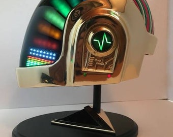 Daft punk tipo casco de cromo dorado con LEDs completos y accesorios