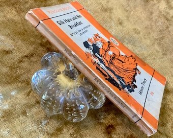 Sidenhattar och ingen frukost av Honor Tracy - Vintage Penguin Pocketbok 1962 1:a