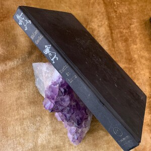 Édition originale de 1957 « Doctor in Love » par Richard Gordon, livre relié vintage