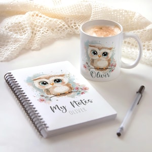 Set de regalo de búho personalizable para niños: taza y libreta con nombre, diseño de acuarela con búho, para cumpleaños o vuelta al cole.