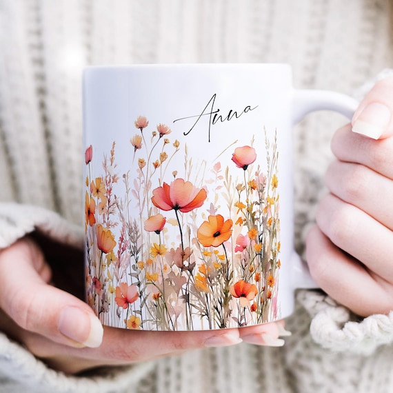 Personalisierte Tasse mit Namen - Rote Aquarell-Blumen Keramiktasse - Geschenkidee für Erzieherin, Kollegin, Freundin
