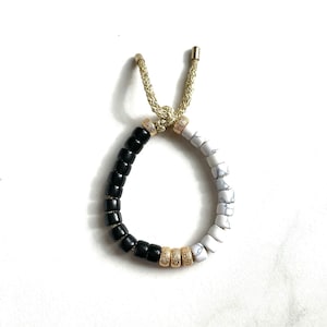 Pulsera de cuentas de pony de piedras preciosas en blanco y negro / Pulsera de cuentas grandes de piedras preciosas / Pulsera de cuentas de pony