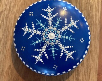Snowflake On Rock Etsy