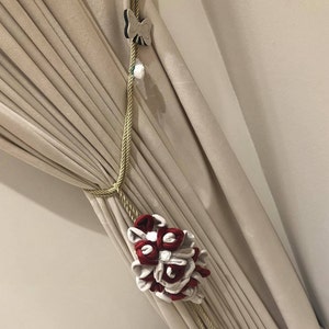 Pair of Large Curtains Tieback