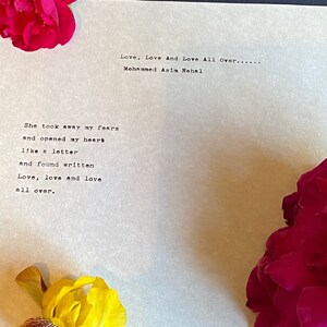 El regalo de aniversario perfecto: carta de amor o poema: proporciónenos su carta o un poema de su elección y lo enviaremos por correo como una obra de arte.