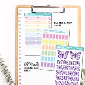 Puede incluir: Un conjunto de pegatinas coloridas para planificadores y notas con una variedad de dise&ntilde;os, que incluyen listas de tareas, banderas de notas pastel y mariposas. Las pegatinas son perfectas para organizar y decorar planificadores, diarios y otros art&iacute;culos de papel.