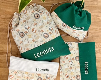 Set Asilo - Sacca cambio personalizzata - Zainetto asilo - Tovaglietta asilo e scuola - Asciugamano bambini - Bavaglino - Sacca portagiochi