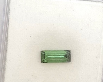 Natürlicher grüner Turmalin Baguetteschliff Stein, 10,1 x 4 MM Edelstein