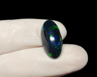 Ovaler Schwarzopal Cabochon, Äthiopischer Edelstein (20 x 10 MM)