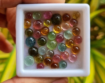 Cabochon di tormalina rotonda da 100 pezzi, cabochon di tormalina naturale multicolore, lotto di pietre sciolte di tormalina rotonda da 4 a 7 mm per la creazione di gioielli.