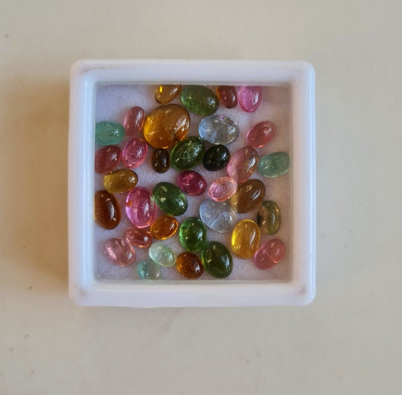 Cabochon di tormalina ovale da 500 pezzi, cabine di pietre preziose di tormalina, pietra sciolta cabochon di tormalina multicolore naturale per la creazione di gioielli. immagine 6