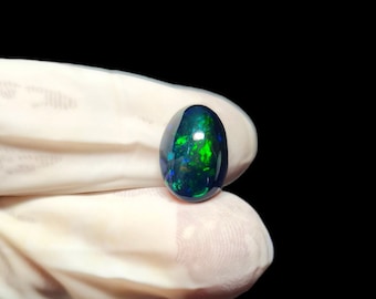 Äthiopischer Schwarzopal Cabochon, ovaler Edelstein (9x13,5 MM)
