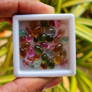 Cabochon di tormalina ovale da 500 pezzi, cabine di pietre preziose di tormalina, pietra sciolta cabochon di tormalina multicolore naturale per la creazione di gioielli. immagine 4