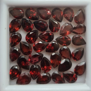 33 Pcs 7X5 MM Pear Cut Mozambique Garnet~ Red Garnet Faceted~ 25 Carats Pear Cut Mozambique Garnet Loose Stone.